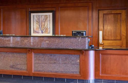 Hadley Hotel | Courtyard Hadley Amherst