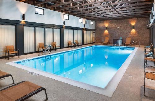 Cromwell Hotel | Courtyard Hartford Cromwell