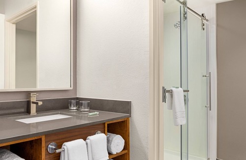 Stafford Hotel | Courtyard Houston Sugar Land/Stafford