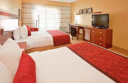 The Woodlands Hotel | Courtyard Houston the Woodlands