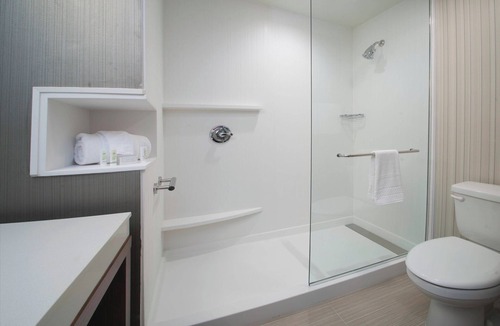 Lake Arbor Hotel | Courtyard Largo Medical Center Drive