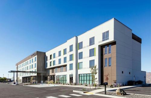 Lewiston Hotel | Courtyard Lewiston