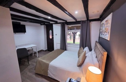 Stotfold Bed & Breakfast | Courtyard Lodge | Room 1 Stay