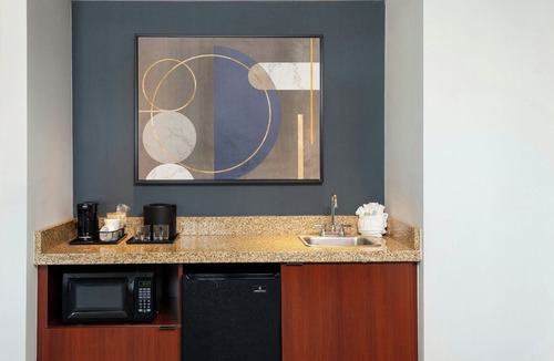 Aksarben - Elmwood Park Hotel | Courtyard Marriott Aksarben Village