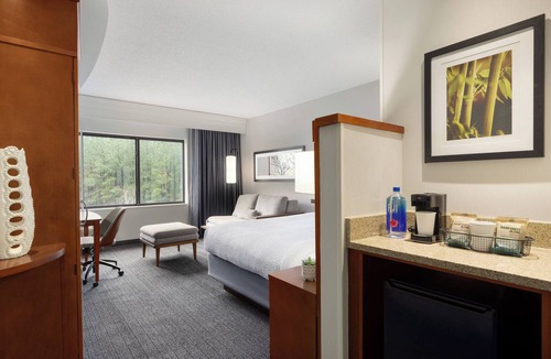 Greenville Hotel | Courtyard Marriott Greenville