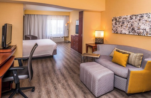 Hesperia Hotel | Courtyard Marriott Victorville