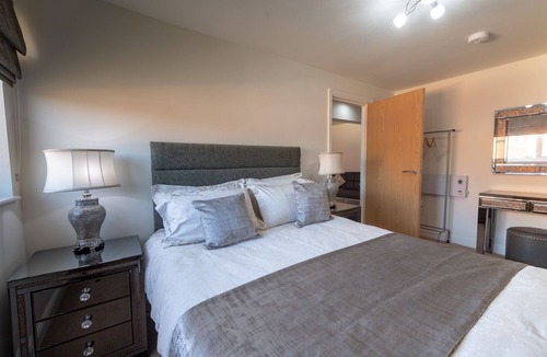 Wakefield Apartment | Courtyard Mews