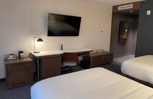 Cote-Des-Neiges—Notre-Dame-De-Grace Hotel | Courtyard Montreal Midtown