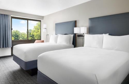 Montvale Hotel | Courtyard Montvale