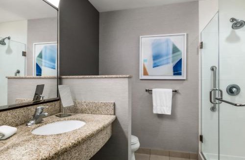 Westampton Hotel | Courtyard Mt. Holly Westampton