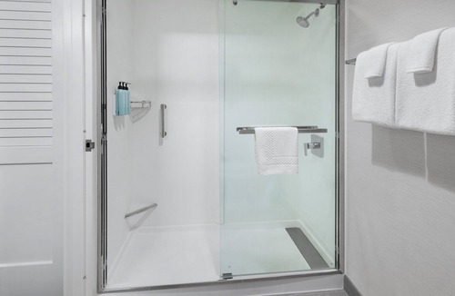 Wallingford Hotel | Courtyard New Haven Wallingford