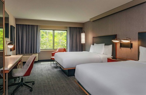 Oneonta Hotel | Courtyard Oneonta