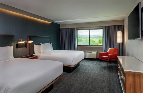 Oneonta Hotel | Courtyard Oneonta