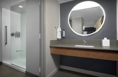 Southeast Pensacola Hotel | Courtyard Pensacola Downtown