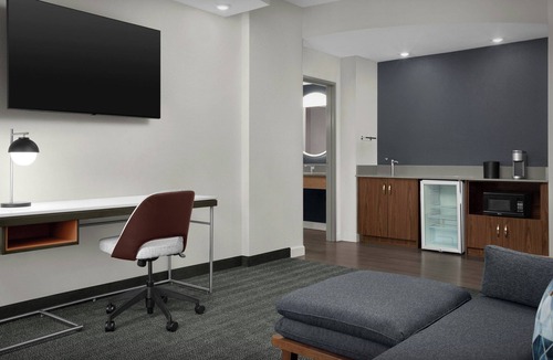 Southeast Pensacola Hotel | Courtyard Pensacola Downtown