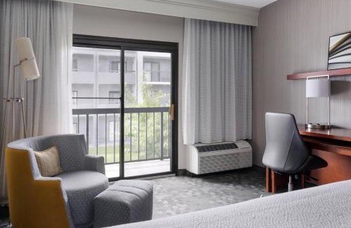 Willow Grove Hotel | Courtyard Philadelphia Willow Grove