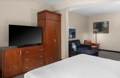 Grapeville Hotel | Courtyard Pittsburgh Greensburg