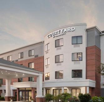 South Portland Hotel | Courtyard Portland Airport