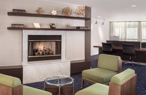 South Portland Hotel | Courtyard Portland Airport