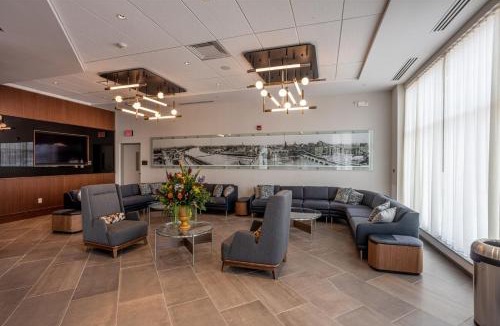 East Avenue Hotel | Courtyard Rochester Downtown
