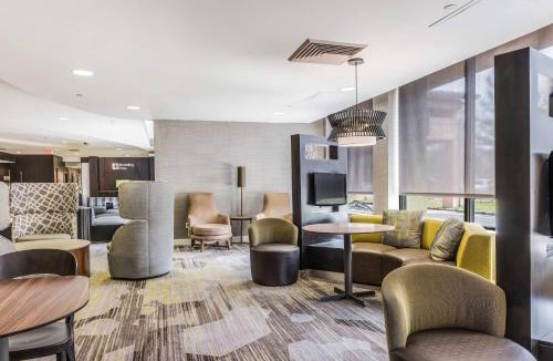 Mount Arlington Hotel | Courtyard Rockaway-Mount Arlington