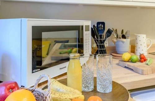 Dormansland House | Courtyard Rooms at Claridge House