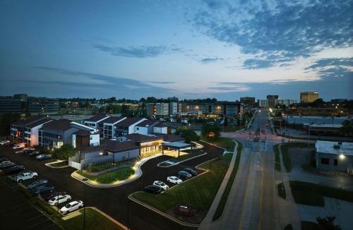 Maryland Heights Hotel | Courtyard St. Louis Westport Plaza