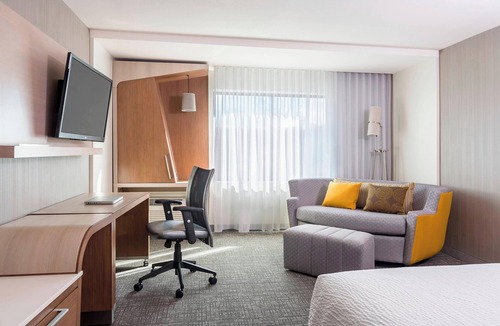 Stafford Hotel | Courtyard Stafford Quantico
