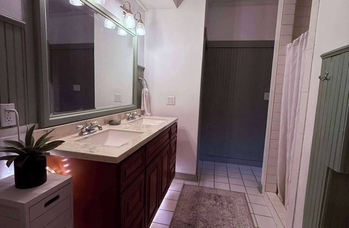Freetown - Port Rico House | Courtyard Suite – Steps to Mardi Gras & UL