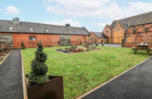 Ashbourne House | Courtyard View