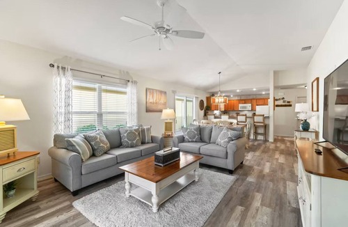 Charlotte Villa | Courtyard Villa + Golf Cart + Dog Friendly