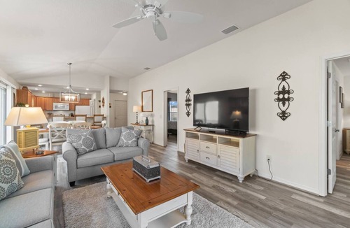 Charlotte Villa | Courtyard Villa + Golf Cart + Dog Friendly