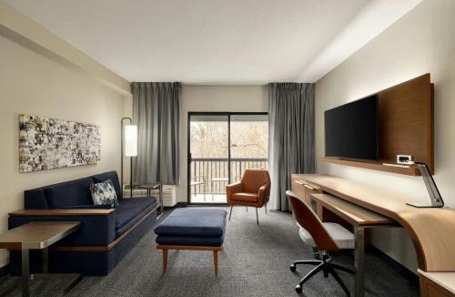 Talleyville Hotel | Courtyard Wilmington Brandywine