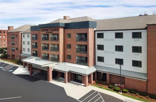 Worcester Hotel | Courtyard Worcester