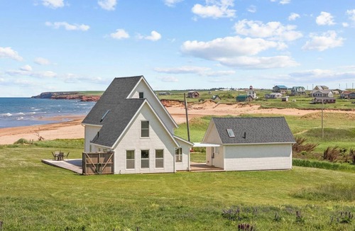 French River House | Cousins Shore Beach House - Oceanfront Cottage w/bunkie