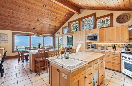 Arch Cape House | Cove Beach Lodge - Magnificent Oceanfront!