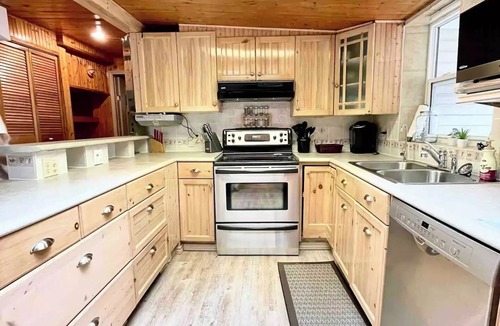 Newport Landing House | Cove Cottage @ Mockingeen