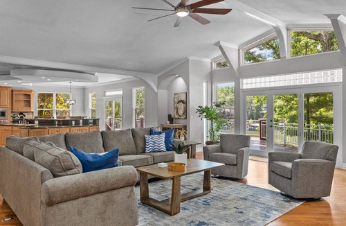 Rocky Mount House | Cove Front, Kayak, Pedal Boat, and Nearby Restos