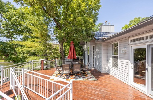 Rocky Mount House | Cove Front, Kayak, Pedal Boat, and Nearby Restos
