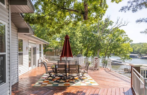 Rocky Mount House | Cove Front, Kayak, Pedal Boat, and Nearby Restos