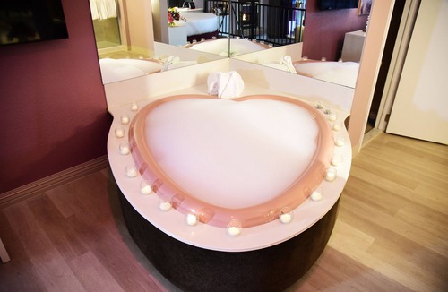 Lakeville Hotel | Cove Haven Resort