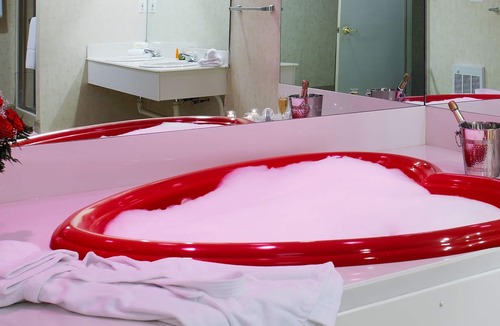 Lakeville Hotel | Cove Haven Resort