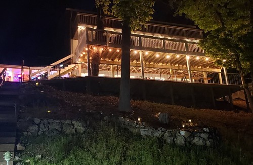 Lake Ozark House | COVE RETREAT LAKEFRONT HOT TUB OUTSIDE BAR PRV DOCK LOCATION FIRE PIT & MORE!