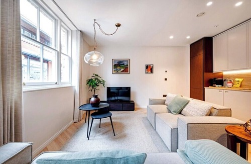 Covent Garden Apartment | Covent Garden 2 bed, 2 bath duplex