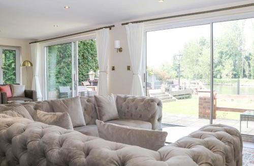 Wraysbury House | Coventina