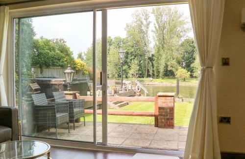 Wraysbury House | Coventina