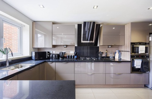 Tatenhill House | Coventry House for the Larger Group with Parking