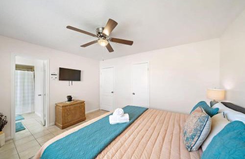 Pasadena House | Covered Back Patio Covered Parking Game Room WIFI Smart TV's every room Washer & Dryer