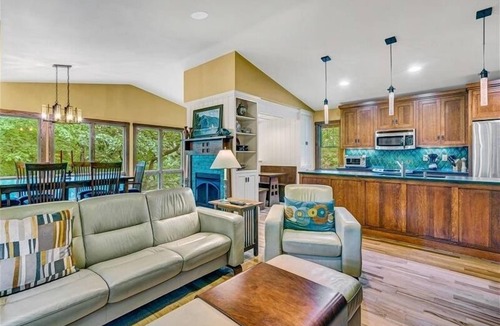 Huddleston House | Covered Boat Slip! Beautiful Craftsman Home w/Great Dock! Come Visit "Charlie's Treehouse"!