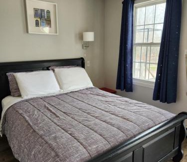 Sussex Hotel | Covered Bridge Inn & Suites